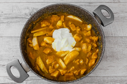 Preparazione Pollo cremoso alla curcuma e Skyr - Fase 4 Preparazione Pollo cremoso alla curcuma e Skyr - Fase 4
