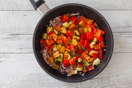 Preparazione Polpette speziate con salsa tex-mex - Fase 1 Preparazione Polpette speziate con salsa tex-mex - Fase 1