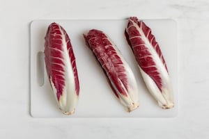 Preparazione Radicchio e scamorza in padella con aceto balsamico - Fase 1