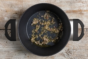 Preparazione Risotto ai funghi e salsiccia - Fase 1