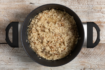 Preparazione Risotto ai funghi e salsiccia - Fase 4 Preparazione Risotto ai funghi e salsiccia - Fase 4
