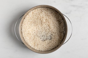 Preparazione Risotto al taleggio con aceto balsamico - Fase 2