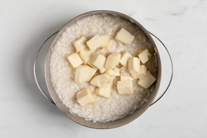 Preparazione Risotto al taleggio con aceto balsamico - Fase 3