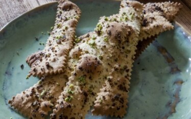 Spianarelle con erbe e pistacchi