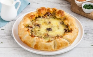 Torta salata funghi, speck e mozzarella 