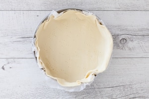 Preparazione Torta salata funghi, speck e mozzarella  - Fase 3