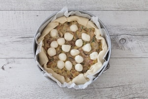 Preparazione Torta salata funghi, speck e mozzarella  - Fase 3