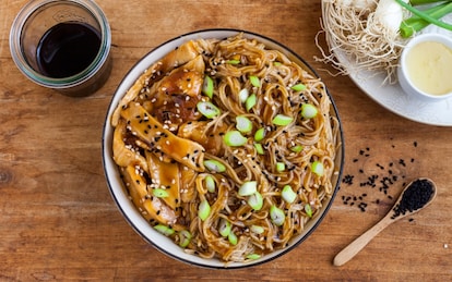 Vermicelli con pollo teriyaki