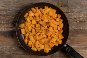 Preparazione Zucca in padella - Fase 3