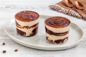 Preparazione Bicchierini golosi con yogurt al caffè - Fase 3