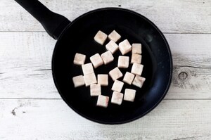 Preparazione Bowl con merluzzo, cavolo viola, bulgur, broccoli, olive taggiasche, carote e melagrana  - Fase 2