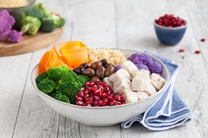 Preparazione Bowl con merluzzo, cavolo viola, bulgur, broccoli, olive taggiasche, carote e melagrana  - Fase 3