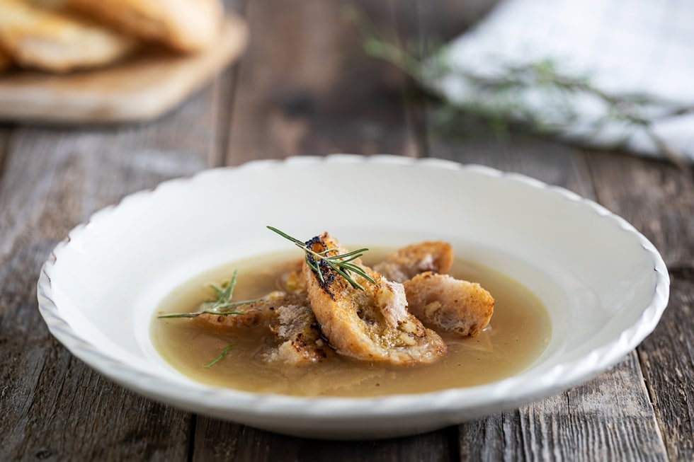 Brodo di funghi champignon ricetta