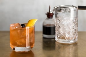 Preparazione Old Fashioned - Fase 10