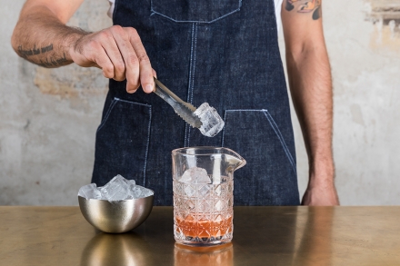 Preparazione Old Fashioned - Fase 4 Preparazione Old Fashioned - Fase 4