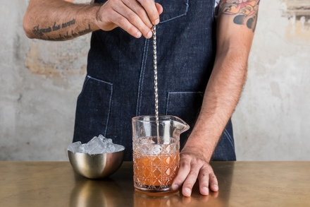 Preparazione Old Fashioned - Fase 4 Preparazione Old Fashioned - Fase 4