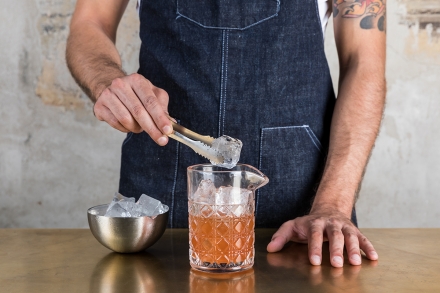 Preparazione Old Fashioned - Fase 5 Preparazione Old Fashioned - Fase 5