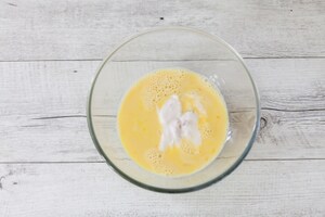 Preparazione Pancake con skyr alla fragola e cioccolato  - Fase 1