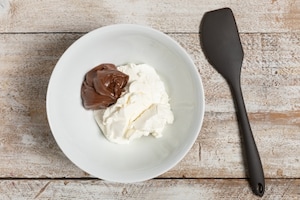 Preparazione Pandoro farcito con mascarpone e Nutella - Fase 1