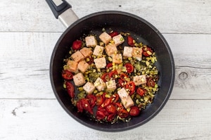 Preparazione Reginette con salmone, pomodori secchi e pistacchi  - Fase 2
