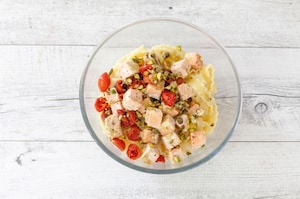 Preparazione Reginette con salmone, pomodori secchi e pistacchi  - Fase 2