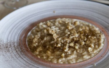 Risotto al marsala con liquirizia e noci