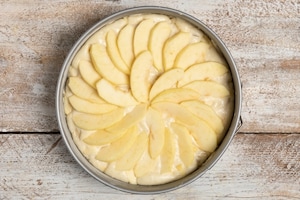 Preparazione Torta di mele senza uova - Fase 2