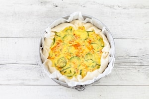 Preparazione Torta salata al salmone e zucchine - Fase 3