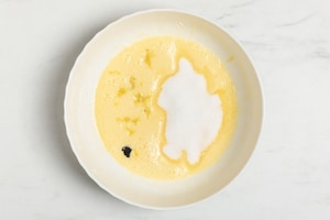 Preparazione Torta senza burro allo yogurt - Fase 1