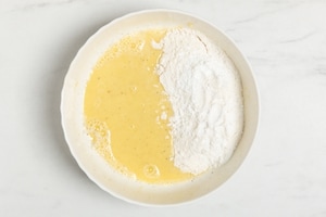 Preparazione Torta senza burro allo yogurt - Fase 2