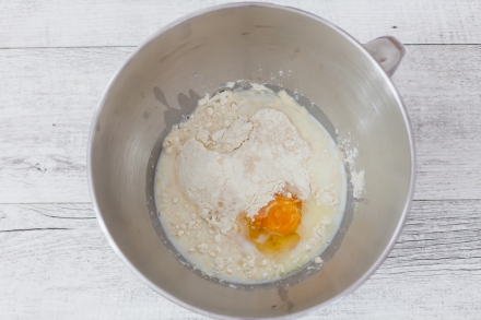 Preparazione Treccia di brioche salata farcita di salame, formaggio e noci  - Fase 1 Preparazione Treccia di brioche salata farcita di salame, formaggio e noci  - Fase 1