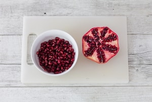 Preparazione Bowl di farro con radicchio di Treviso tardivo, zucca, melagrana e mela  - Fase 2