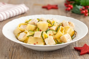 Preparazione Calamarata con zucchine, merluzzo e pepe rosa  - Fase 2