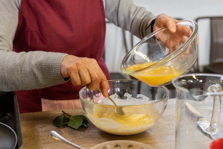 Preparazione Cannelloni di crêpes con ricotta e spinaci al sugo di carne di nonna Melina - Fase 3 Preparazione Cannelloni di crêpes con ricotta e spinaci al sugo di carne di nonna Melina - Fase 3