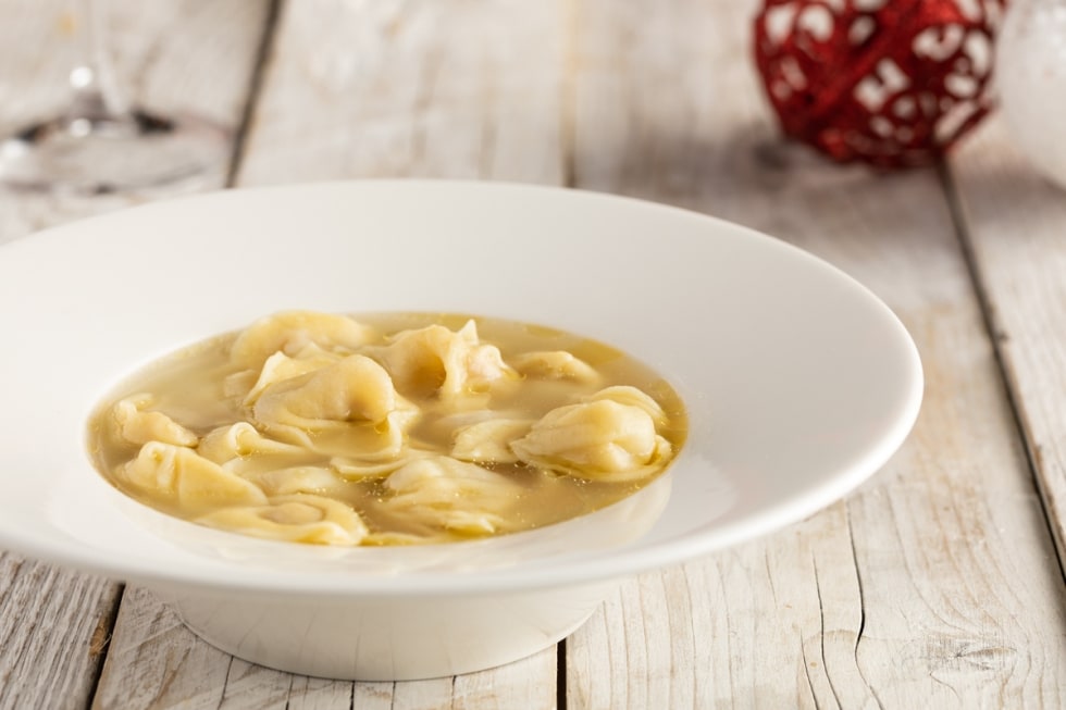 Cappelletti in brodo di nonna Nicoletta ricetta