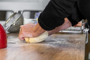 Preparazione Cappelletti in brodo di nonna Nicoletta - Fase 1