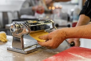 Preparazione Cappelletti in brodo di nonna Nicoletta - Fase 3