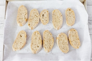 Preparazione Crostini di pane integrale con crema di carote, merluzzo e mandorle a lamelle  - Fase 3