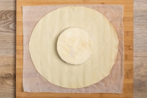 Preparazione Fonduta di brie in crosta - Fase 1