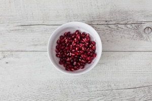Preparazione Insalata di salmone con quinoa, cavolfiore, cipolla rossa caramellata e melagrana  - Fase 2