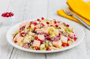 Preparazione Insalata di salmone con quinoa, cavolfiore, cipolla rossa caramellata e melagrana  - Fase 3