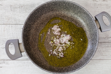 Preparazione Lasagne funghi e salsiccia - Fase 1 Preparazione Lasagne funghi e salsiccia - Fase 1