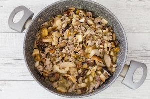 Preparazione Lasagne funghi e salsiccia - Fase 2