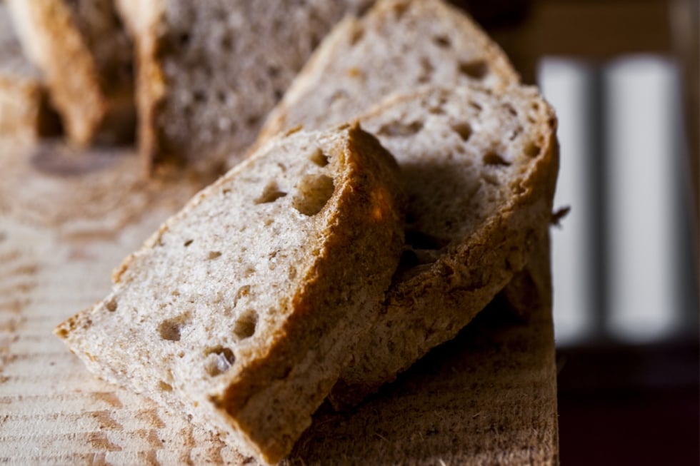 Pane integrale a lievitazione naturale ricetta