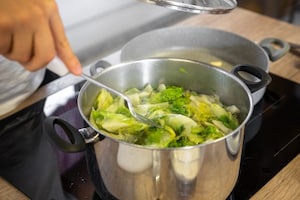 Preparazione Pizza di scarola di nonna Marisa - Fase 2