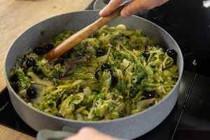 Preparazione Pizza di scarola di nonna Marisa - Fase 2