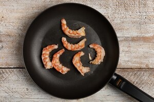 Preparazione Risotto ai gamberi e gin - Fase 3