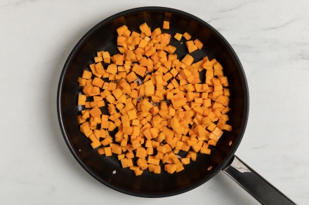 Preparazione Risotto zucca e taleggio - Fase 1 Preparazione Risotto zucca e taleggio - Fase 1