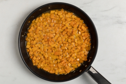 Preparazione Risotto zucca e taleggio - Fase 1 Preparazione Risotto zucca e taleggio - Fase 1