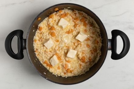 Preparazione Risotto zucca e taleggio - Fase 3 Preparazione Risotto zucca e taleggio - Fase 3